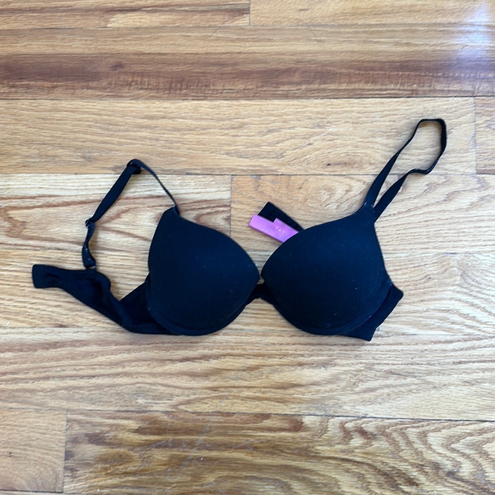 Victoria’s Secret 32B Push Up Bra in black